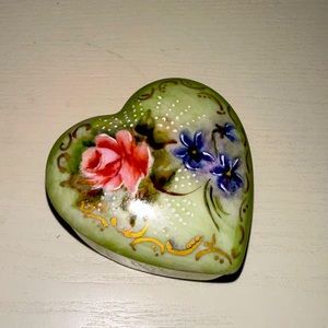Vintage Heart Trinket Box